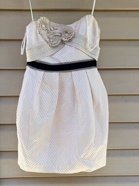 BCBGMaxAzria White Quilted Strapless Dress